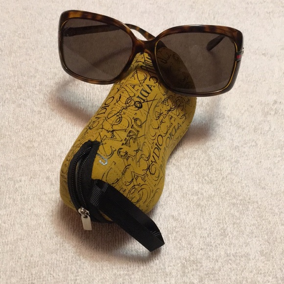 Authentic Gucci Women square shaped - Picture 6 of 8